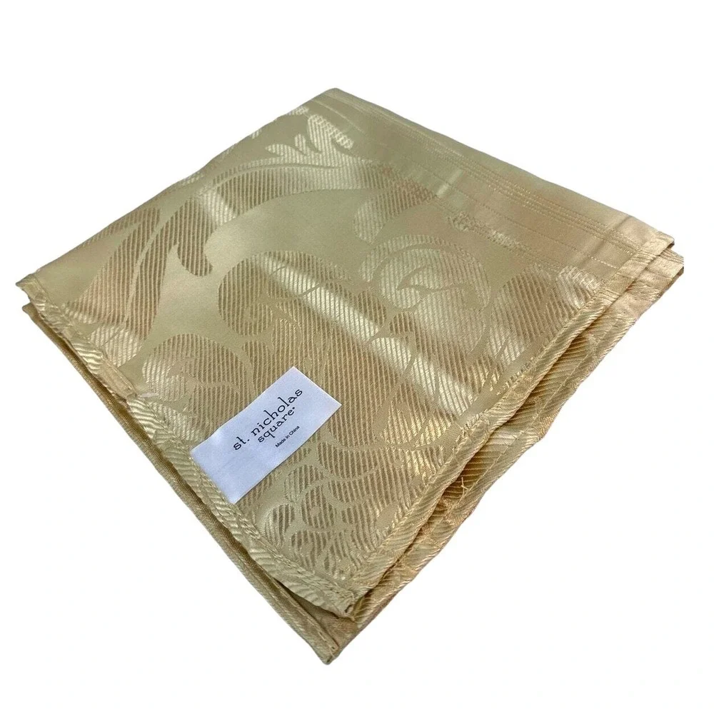 Set of 4‎ St. Nicholas Square Tablecloth Damask Floral Pattern Decor